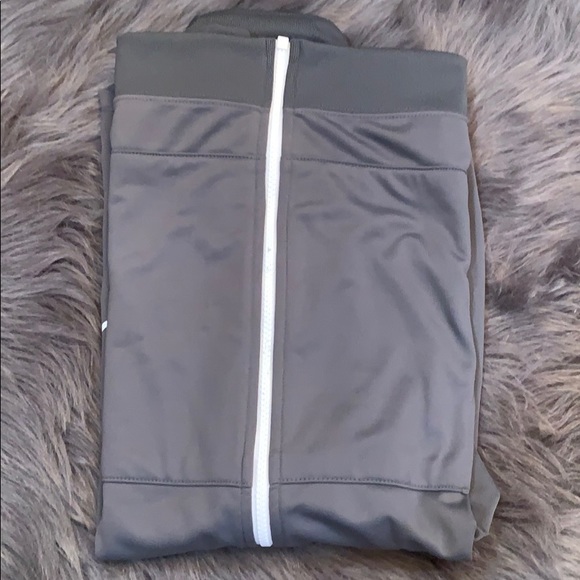 Nike - Picture 6 of 6